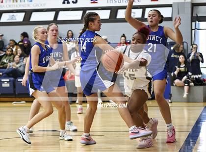 Thumbnail 3 in Quincy vs Battle (Sophie Cunningham Classic) photogallery.
