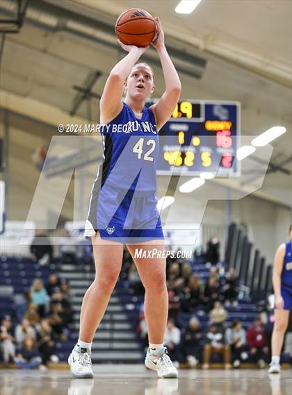 Thumbnail 3 in Quincy vs Battle (Sophie Cunningham Classic) photogallery.
