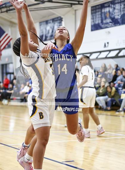 Thumbnail 1 in Quincy vs Battle (Sophie Cunningham Classic) photogallery.