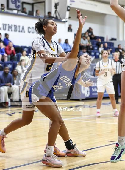 Thumbnail 3 in Quincy vs Battle (Sophie Cunningham Classic) photogallery.