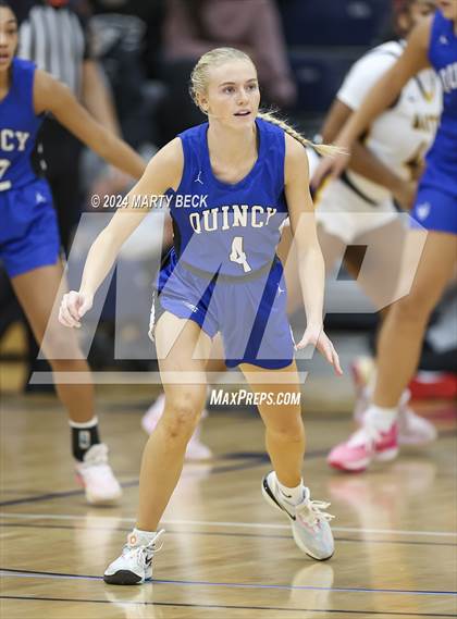 Thumbnail 1 in Quincy vs Battle (Sophie Cunningham Classic) photogallery.