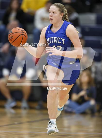 Thumbnail 3 in Quincy vs Battle (Sophie Cunningham Classic) photogallery.