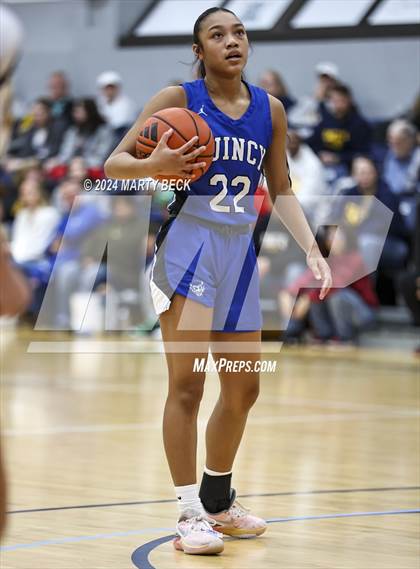 Thumbnail 1 in Quincy vs Battle (Sophie Cunningham Classic) photogallery.