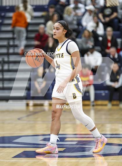 Thumbnail 3 in Quincy vs Battle (Sophie Cunningham Classic) photogallery.
