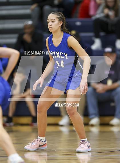 Thumbnail 1 in Quincy vs Battle (Sophie Cunningham Classic) photogallery.