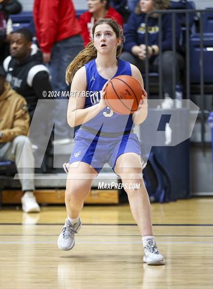 Thumbnail 3 in Quincy vs Battle (Sophie Cunningham Classic) photogallery.