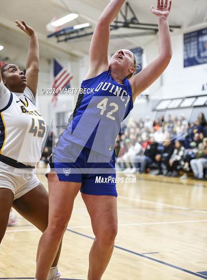 Thumbnail 3 in Quincy vs Battle (Sophie Cunningham Classic) photogallery.