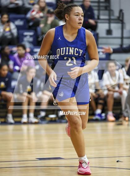 Thumbnail 2 in Quincy vs Battle (Sophie Cunningham Classic) photogallery.