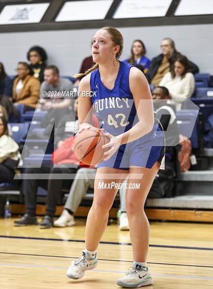 Thumbnail 2 in Quincy vs Battle (Sophie Cunningham Classic) photogallery.