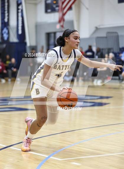 Thumbnail 1 in Quincy vs Battle (Sophie Cunningham Classic) photogallery.