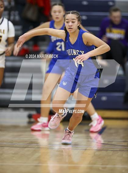 Thumbnail 1 in Quincy vs Battle (Sophie Cunningham Classic) photogallery.