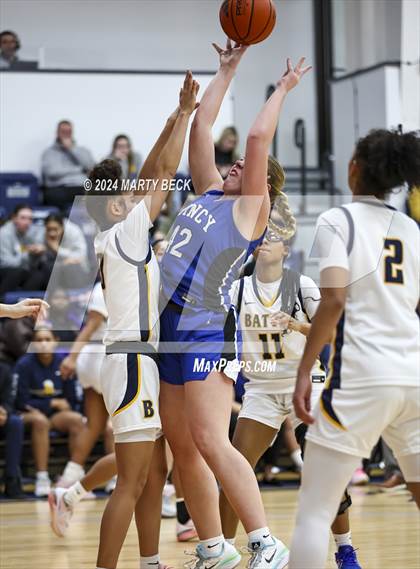 Thumbnail 1 in Quincy vs Battle (Sophie Cunningham Classic) photogallery.