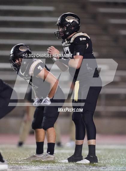 Thumbnail 3 in Connally vs. Giddings (UIL 4A Division II Bi-District) photogallery.