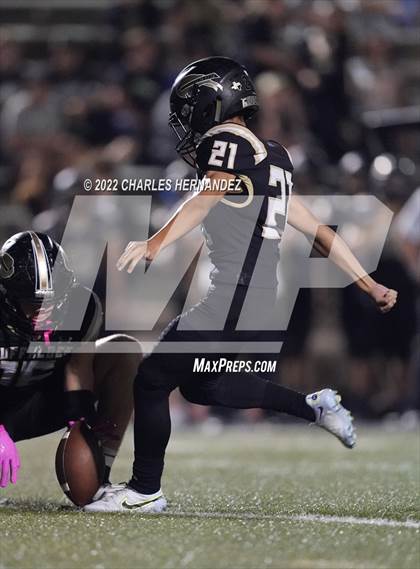 Thumbnail 3 in Connally vs. Giddings (UIL 4A Division II Bi-District) photogallery.