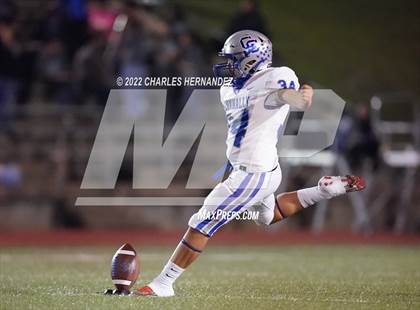 Thumbnail 2 in Connally vs. Giddings (UIL 4A Division II Bi-District) photogallery.