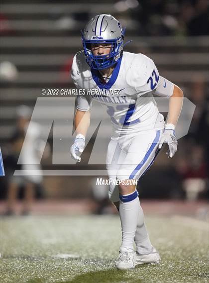 Thumbnail 1 in Connally vs. Giddings (UIL 4A Division II Bi-District) photogallery.
