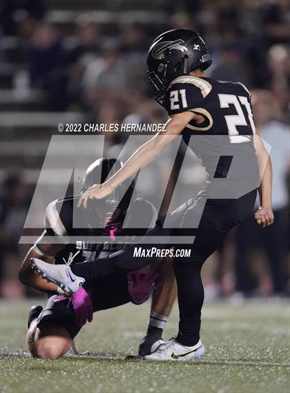 Thumbnail 2 in Connally vs. Giddings (UIL 4A Division II Bi-District) photogallery.