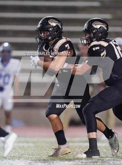 Thumbnail 1 in Connally vs. Giddings (UIL 4A Division II Bi-District) photogallery.