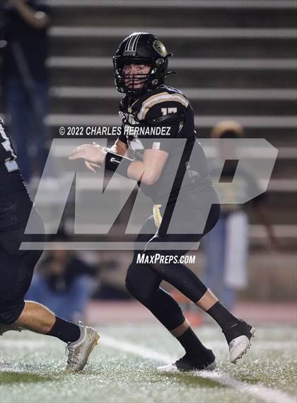 Thumbnail 1 in Connally vs. Giddings (UIL 4A Division II Bi-District) photogallery.