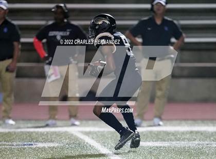 Thumbnail 3 in Connally vs. Giddings (UIL 4A Division II Bi-District) photogallery.