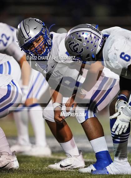 Thumbnail 1 in Connally vs. Giddings (UIL 4A Division II Bi-District) photogallery.