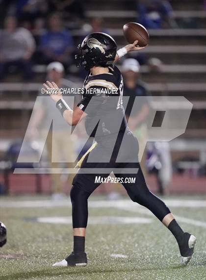Thumbnail 2 in Connally vs. Giddings (UIL 4A Division II Bi-District) photogallery.