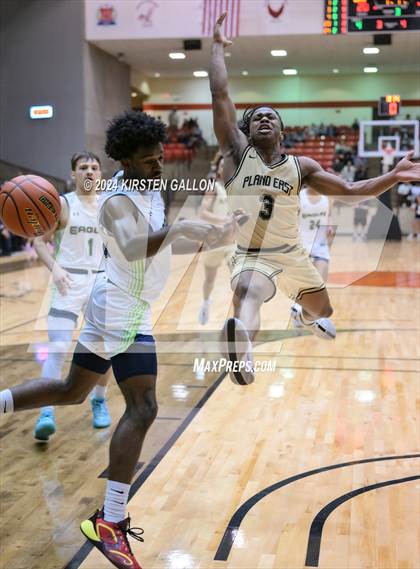 Thumbnail 1 in V.R. Eaton vs. Plano East (UIL Basketball 6A Area) photogallery.
