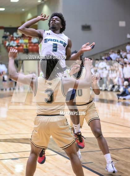 Thumbnail 3 in V.R. Eaton vs. Plano East (UIL Basketball 6A Area) photogallery.