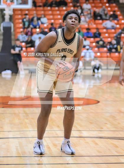 Thumbnail 3 in V.R. Eaton vs. Plano East (UIL Basketball 6A Area) photogallery.