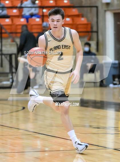 Thumbnail 2 in V.R. Eaton vs. Plano East (UIL Basketball 6A Area) photogallery.