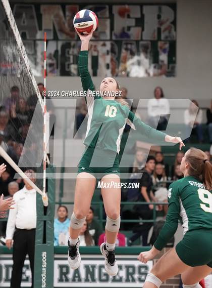 Thumbnail 2 in Stratford vs. Vandegrift (UIL 6A Volleyball Division II Semifinal) photogallery.