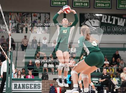 Thumbnail 1 in Stratford vs. Vandegrift (UIL 6A Volleyball Division II Semifinal) photogallery.