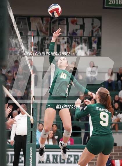 Thumbnail 2 in Stratford vs. Vandegrift (UIL 6A Volleyball Division II Semifinal) photogallery.