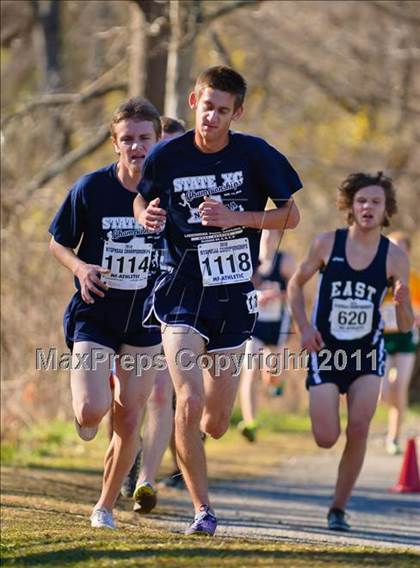 Thumbnail 1 in NYSHSAA Championships (Class B Boys) photogallery.
