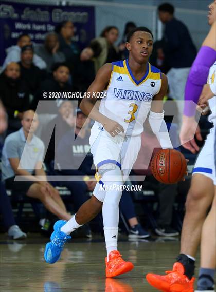 Thumbnail 2 in Foothills Christian vs. St. Bernard (Bosco Dream Showcase) photogallery.