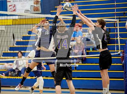 Thumbnail 2 in Vista del Lago @ Del Campo photogallery.