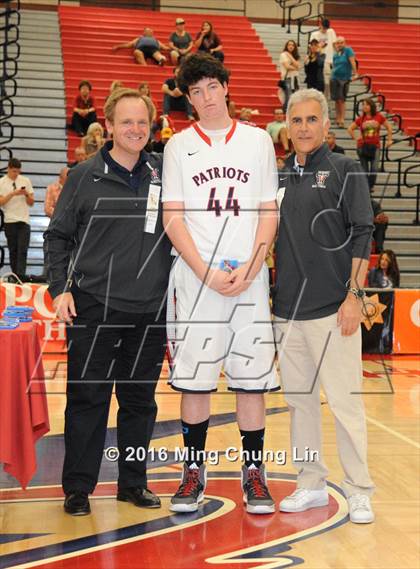 Thumbnail 2 in Viewpoint vs. Harvard-Westlake (CIF SoCal Regional D4 Final) photogallery.