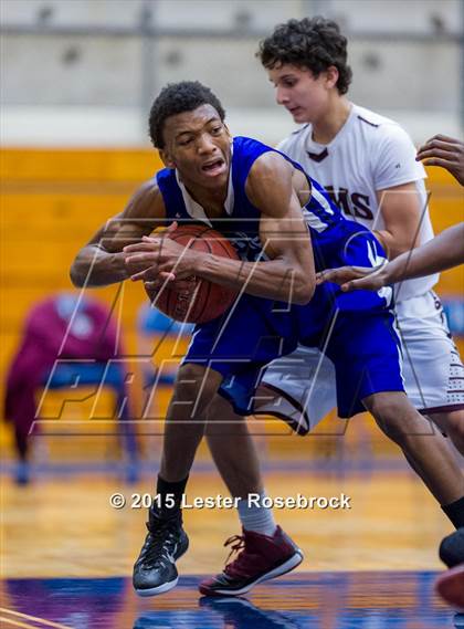 Thumbnail 1 in Warren vs. Marshall photogallery.