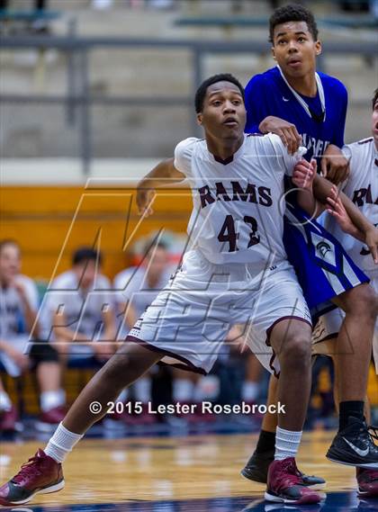 Thumbnail 1 in Warren vs. Marshall photogallery.