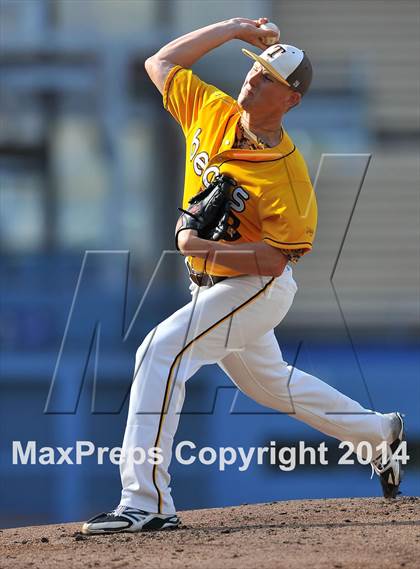 Thumbnail 1 in Temecula Valley vs. Aliso Niguel (CIF SS DIV 2 Final) photogallery.