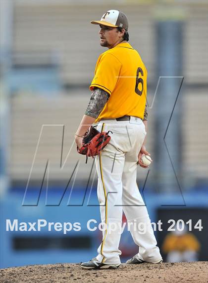 Thumbnail 2 in Temecula Valley vs. Aliso Niguel (CIF SS DIV 2 Final) photogallery.