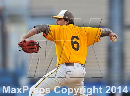 Thumbnail 2 in Temecula Valley vs. Aliso Niguel (CIF SS DIV 2 Final) photogallery.