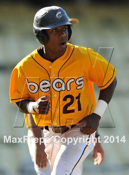 Thumbnail 2 in Temecula Valley vs. Aliso Niguel (CIF SS DIV 2 Final) photogallery.