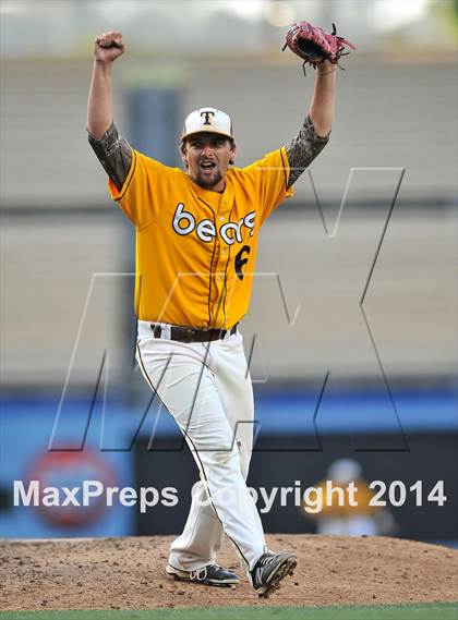 Thumbnail 1 in Temecula Valley vs. Aliso Niguel (CIF SS DIV 2 Final) photogallery.