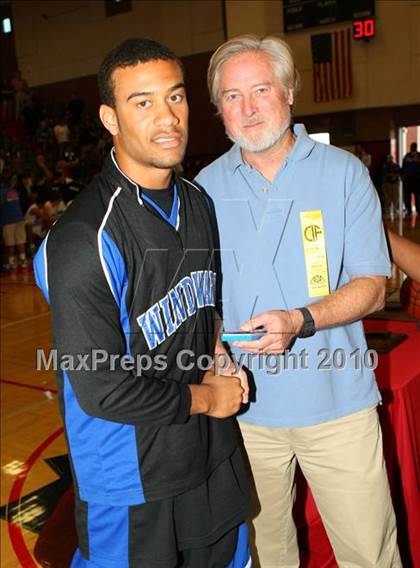 Thumbnail 3 in Windward vs. Lutheran (CIF SoCal D5 Final) photogallery.