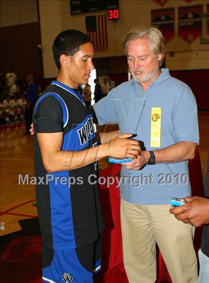 Thumbnail 2 in Windward vs. Lutheran (CIF SoCal D5 Final) photogallery.