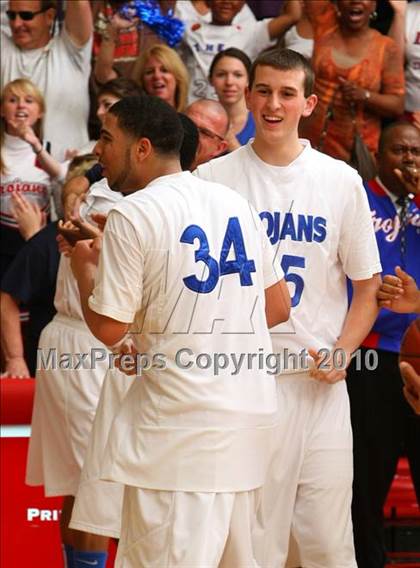 Thumbnail 3 in Windward vs. Lutheran (CIF SoCal D5 Final) photogallery.