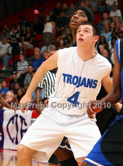 Thumbnail 2 in Windward vs. Lutheran (CIF SoCal D5 Final) photogallery.