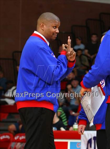 Thumbnail 2 in Windward vs. Lutheran (CIF SoCal D5 Final) photogallery.