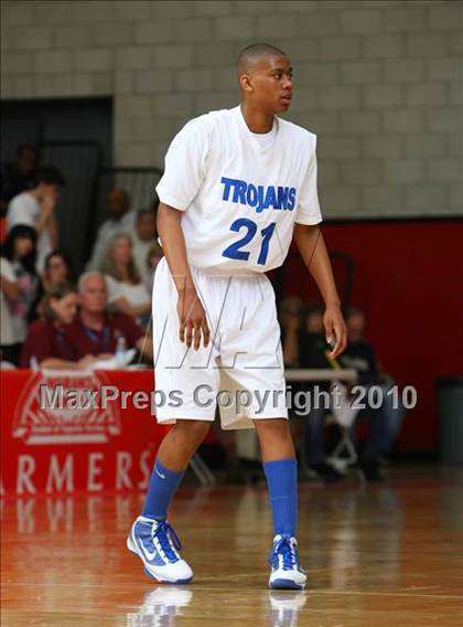 Thumbnail 2 in Windward vs. Lutheran (CIF SoCal D5 Final) photogallery.